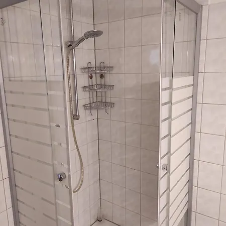 Monteure Dieser In 72379 Monteureunterkunft