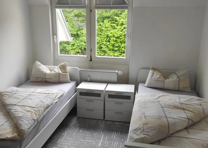 Monteure Dieser In 72379 Monteureunterkunft Appartamento