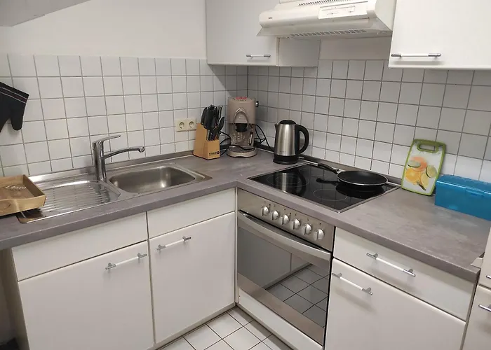 Monteure Dieser In 72379 Monteureunterkunft Appartamento