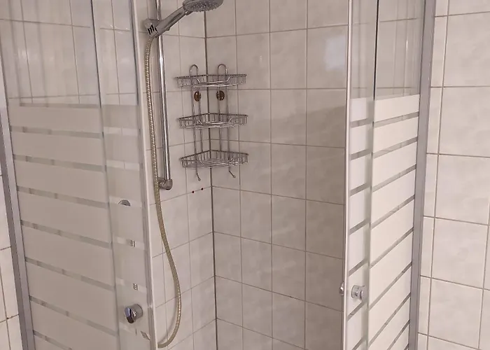 Monteure Dieser In 72379 Monteureunterkunft